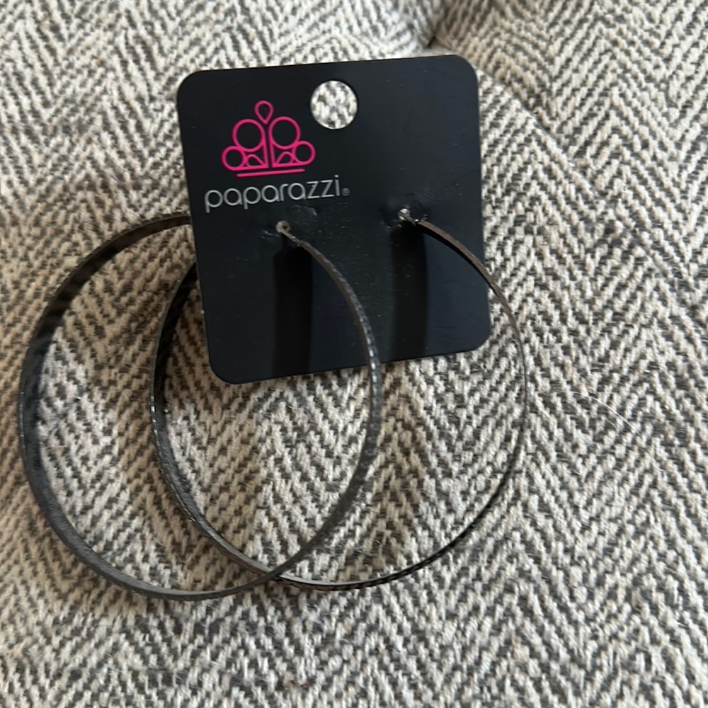 Paparazzi hoop earrings - new